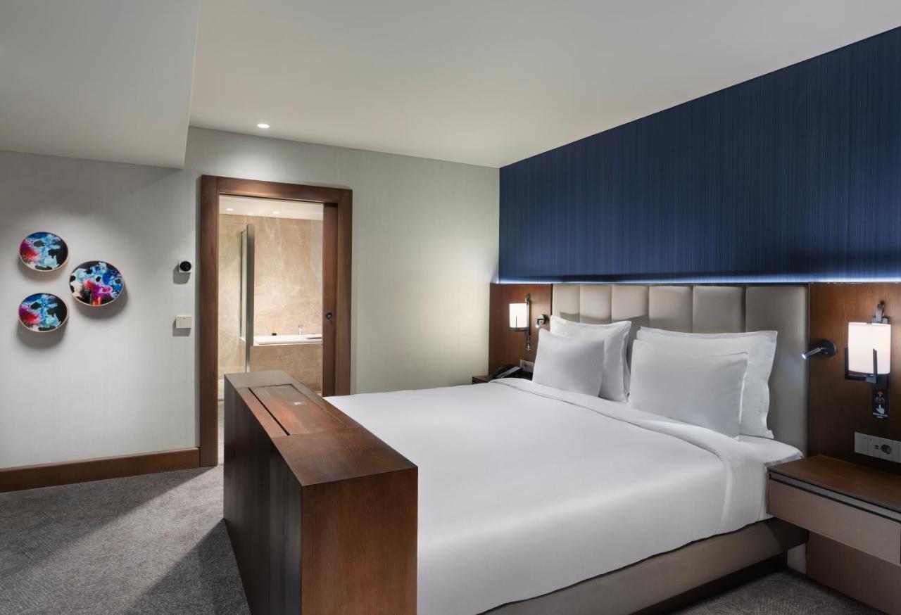 Crowne Plaza Istanbul - Ortakoy Bosphorus By Ihg Hotel ภายนอก รูปภาพ