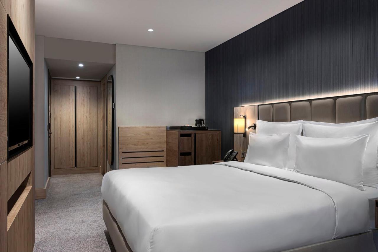 Crowne Plaza Istanbul - Ortakoy Bosphorus By Ihg Hotel ภายนอก รูปภาพ